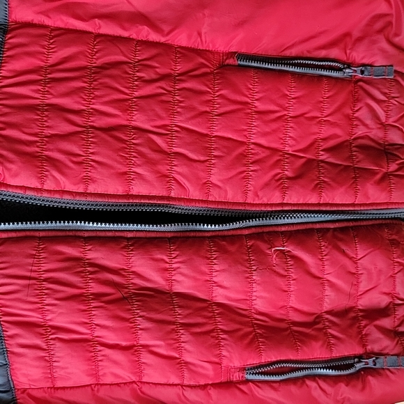 Reversible red and gray Eddie Bauer puffy jacket - Picture 2 of 6